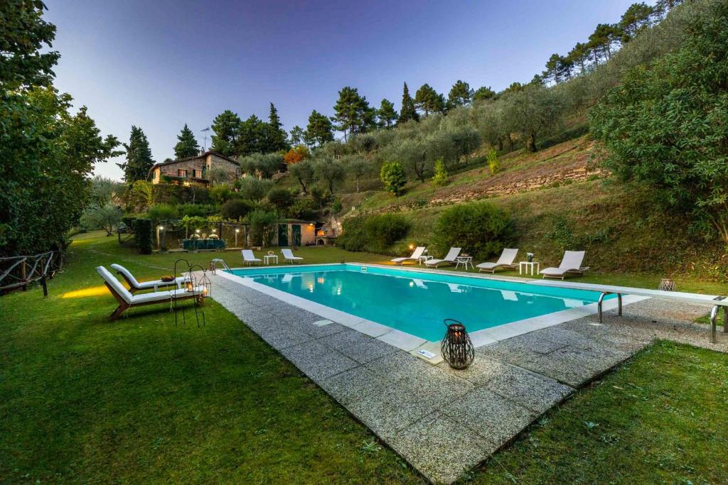 Villa Nel Bosco, charming Tuscan Retreat with Private Pool and View – Lucca